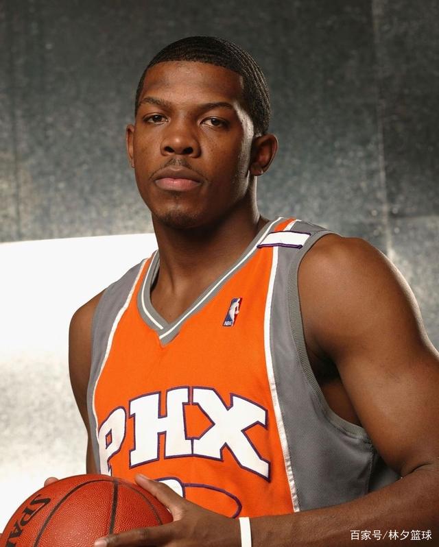 九游娱乐app-包含冲刺阶段夏洛特黄蜂调整名单以备全明星赛；调整名单环节打磨；震撼外界；细节决定成败的词条