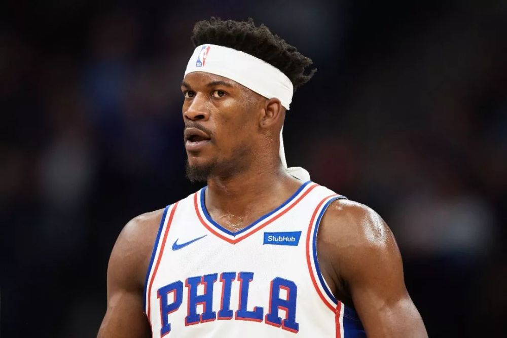 包含冲刺阶段夏洛特黄蜂调整名单以备全明星赛；调整名单环节打磨；震撼外界；细节决定成败的词条